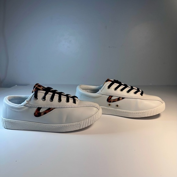 Tretorn Women’s White Leather Sneakers Leopard Logo Confort Insole Casual7 1/2 - Picture 2 of 9